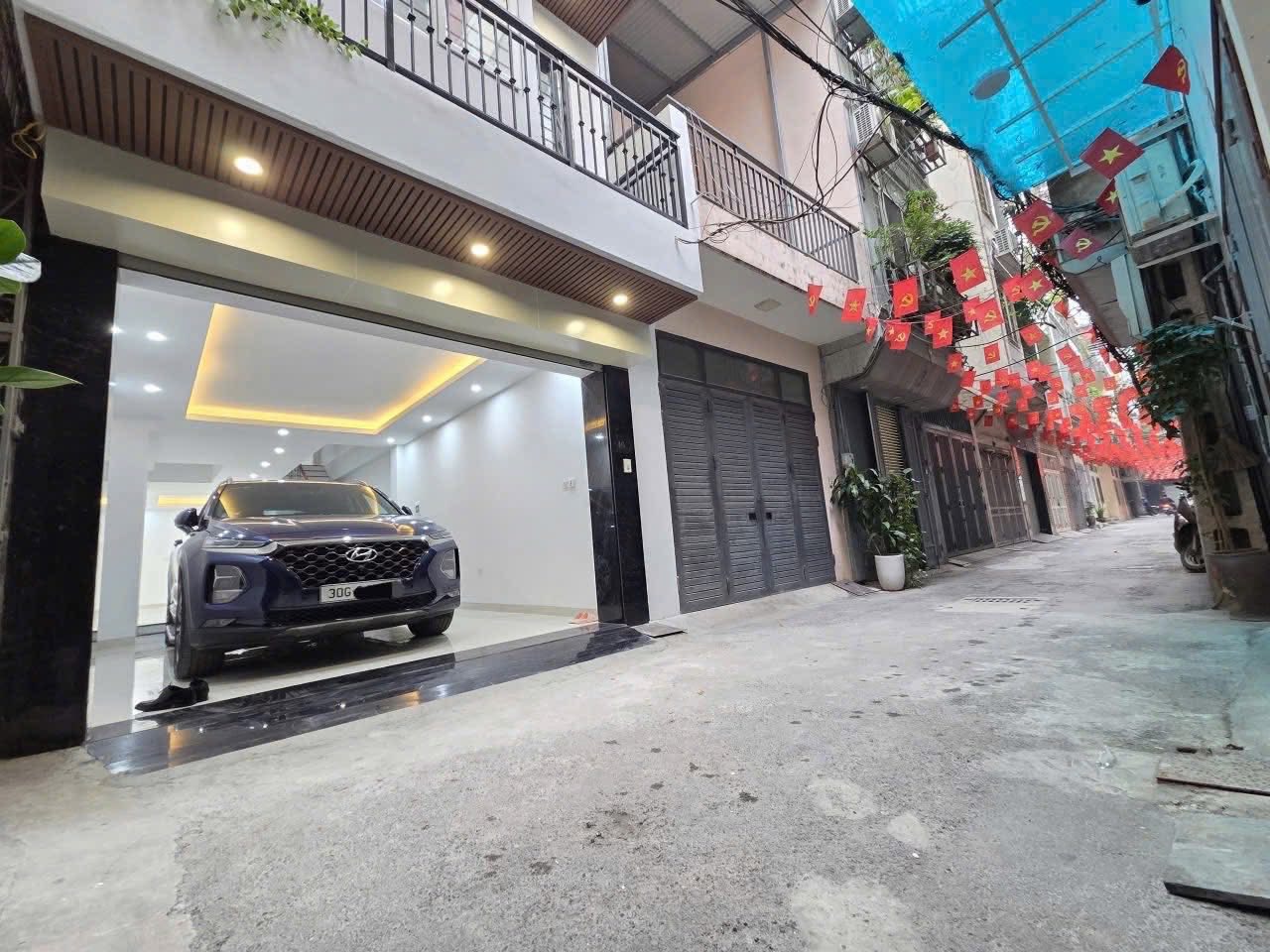 BÁN NHÀ ĐƯỜNG LÊ TRỌNG TẤN. THANH XUÂN. 56M2 - 4 TẦNG. GARA Ô TÔ.