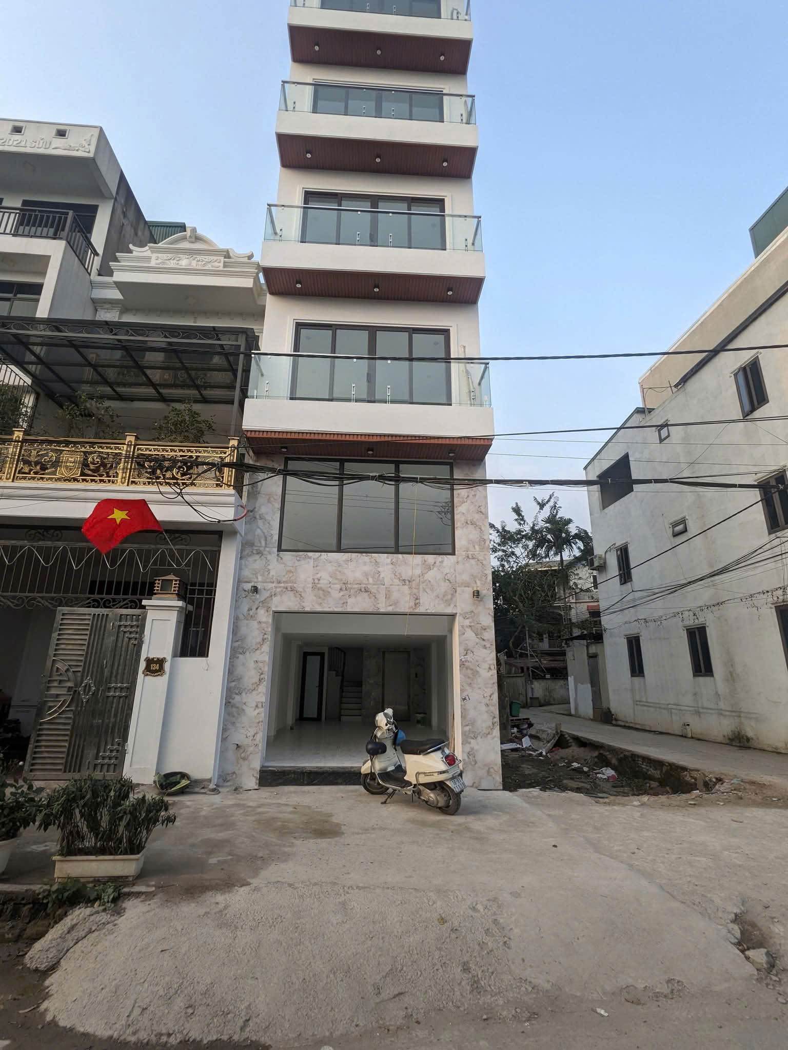 CHO THUÊ NHÀ NGUYÊN CĂN 6 TẦNG – THANG MÁY – ĐƯỜNG 3 Ô TÔ TRÁNH – KINH DOANH CỰC ĐỈNH