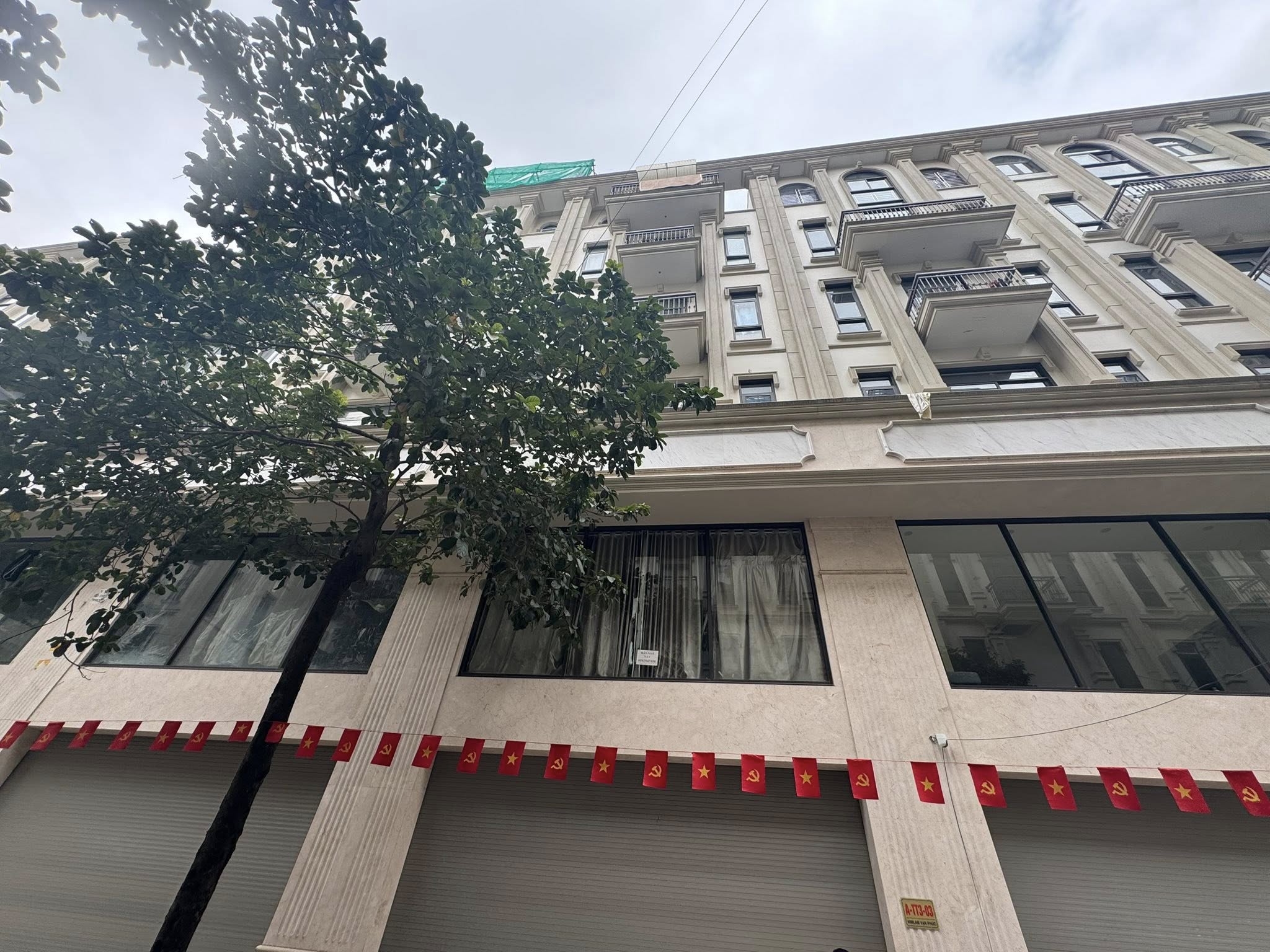 BÁN NHÀ LIỀN KỀ KHU HIM LAM VẠN PHÚC. 97M2 - 6 TẦNG. THANG MÁY. KINH DOANH.