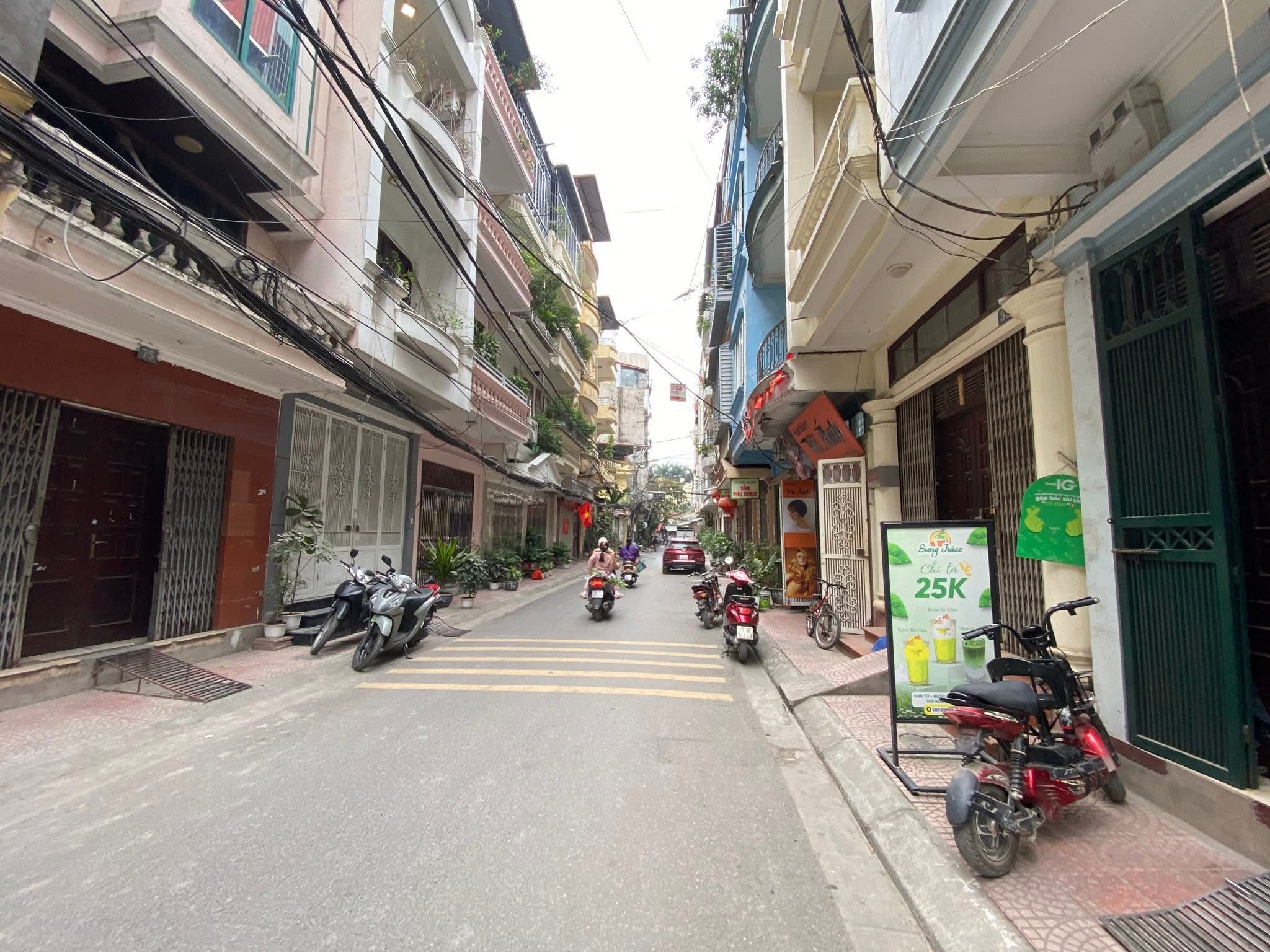 Cần bán nhà phân lô Mạc Thái Tổ - DT 110m² - MT 6m - Phân lô ô tô tránh - Ngõ thông - Chào 45 tỷ