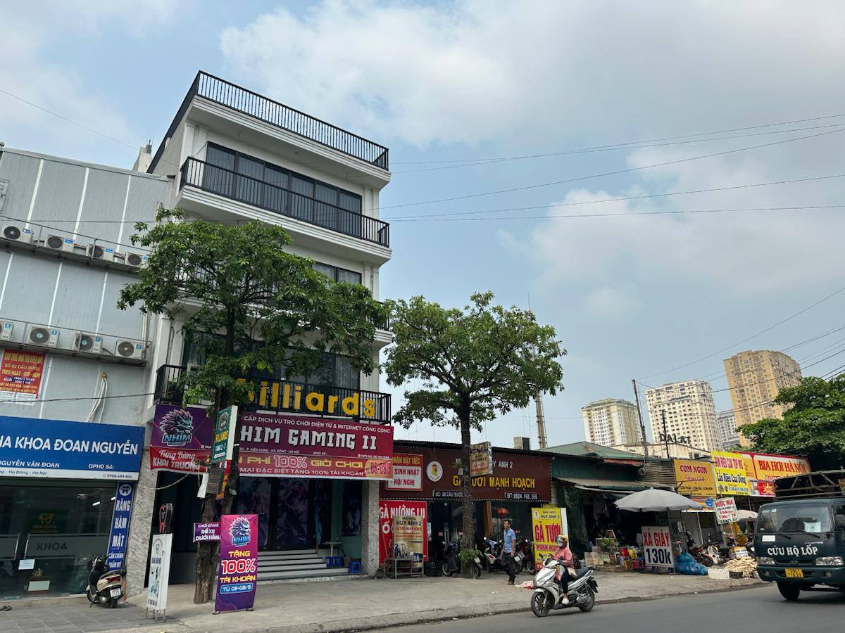 BÁN NHÀ MẶT ĐƯỜNG CẦU BƯOWU. 158M2 - 6 TẦNG. THANG MÁY. THÔNG SÀN.