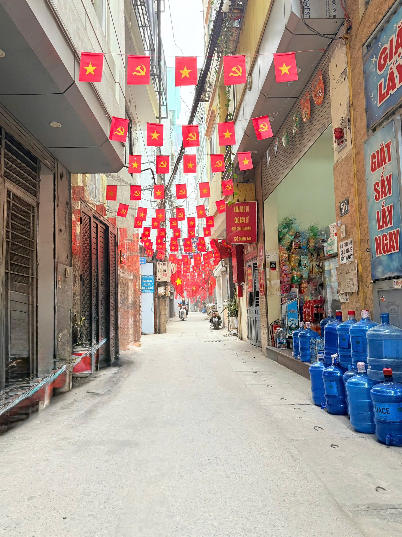 BÁN TÒA NHÀ CHDV ĐƯỜNG VŨ TÔNG PHAN. 85M2 - 7 TẦNG. THANG MÁY.