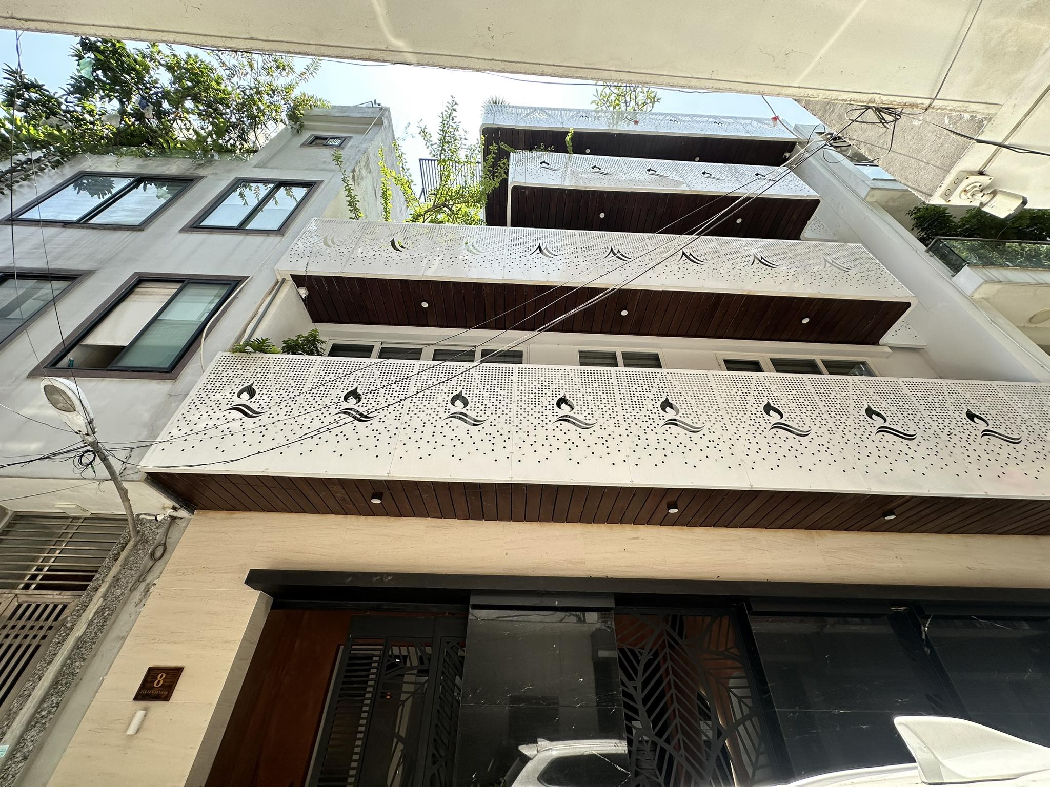 BÁN NHÀ ĐƯỜNG LÊ VĂN LƯƠNG. 100M2 - 5 TẦNG. THANG MÁY.