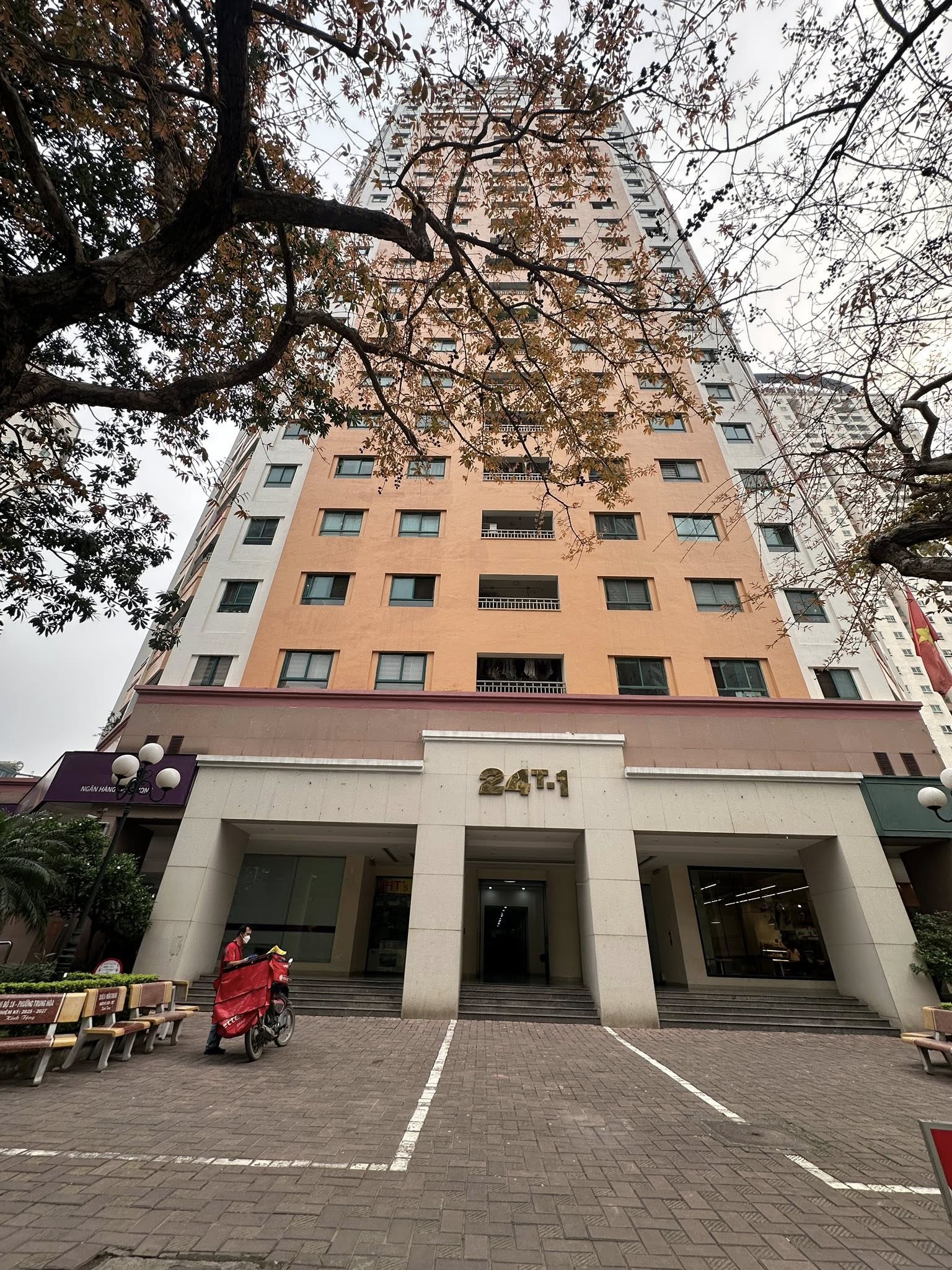 BÁN CĂN CHUNG CƯ ĐƯỜNG HOÀNG ĐẠO THÚY. 124M2 - 3PN - 2VC.