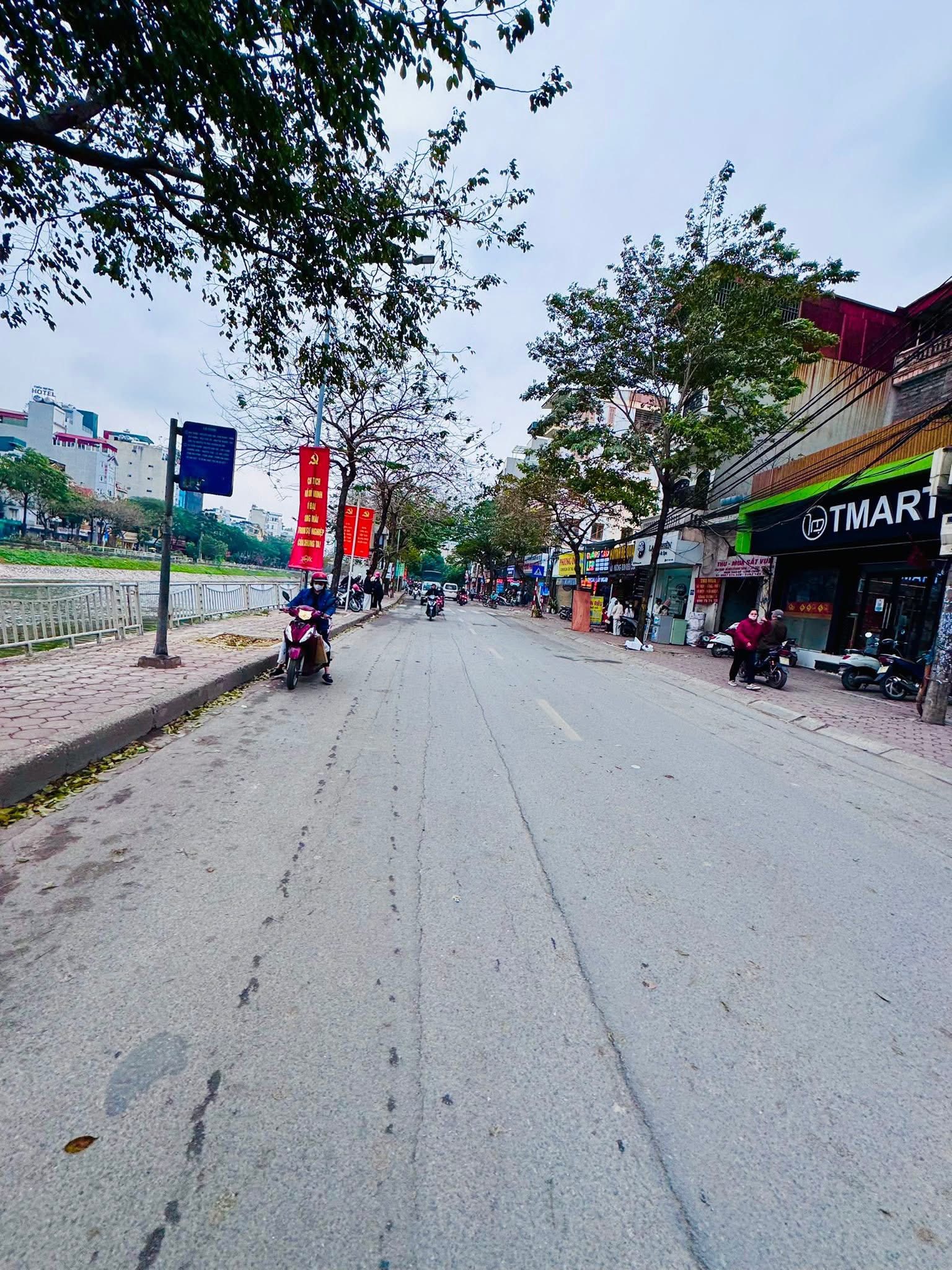BÁN NHÀ MẶT PHỐ KHƯƠNG ĐÌNH. 130M2 - 6 TẦNG. KINH DOANH. VỈA HÈ RỘNG.