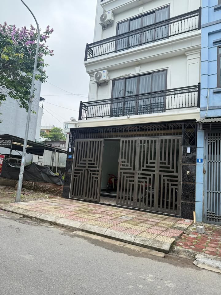 PHÚC LỢI – 74M² – 5 TẦNG THANG MÁY – VỈA HÈ OTO TRÁNH – KINH DOANH