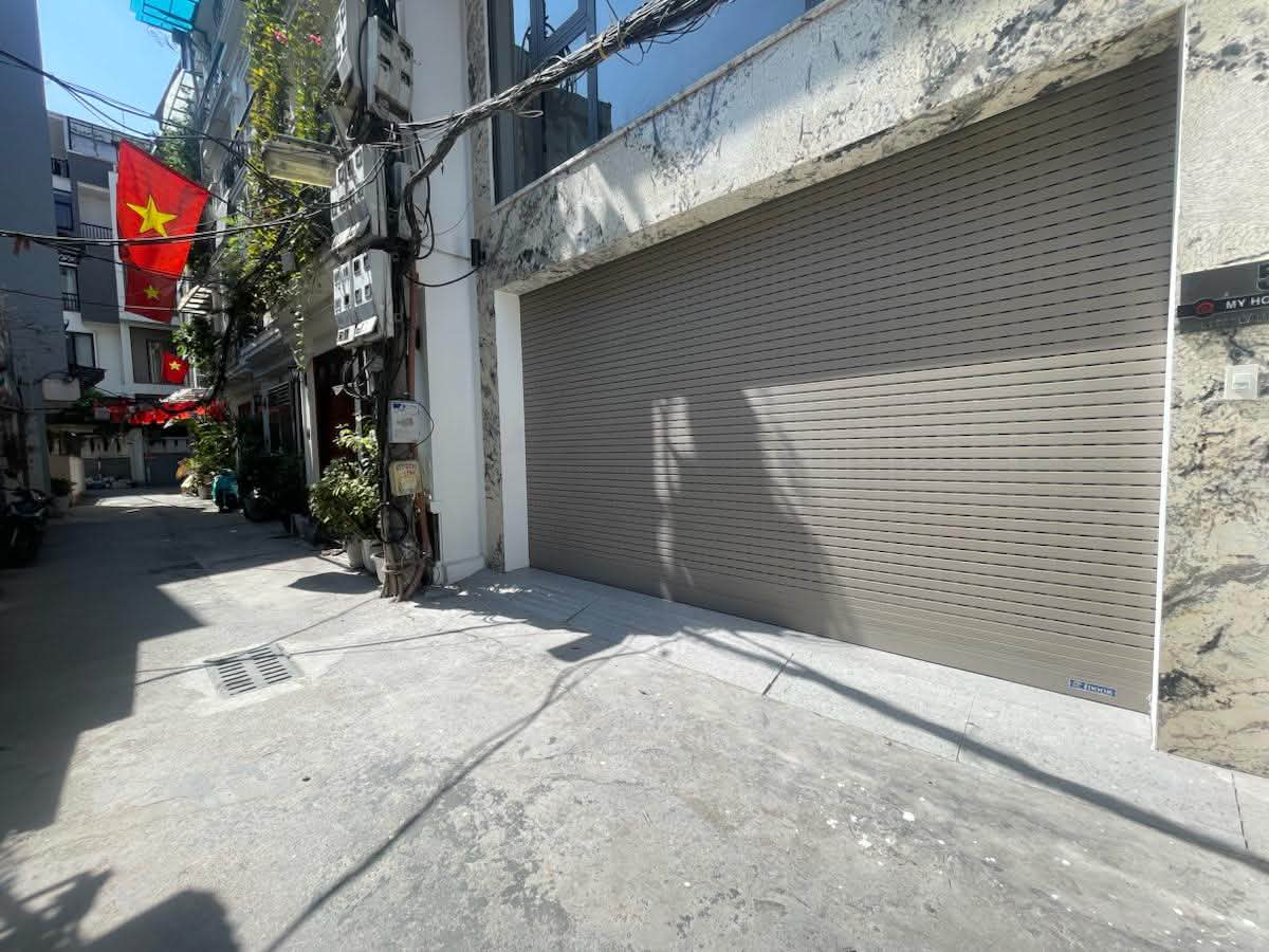 BỒ ĐỀ – 83M² - MT 5.4M – 8 TẦNG THANG MÁY – DUPLEX – GARA 4 OTO – FULL NỘI THẤT