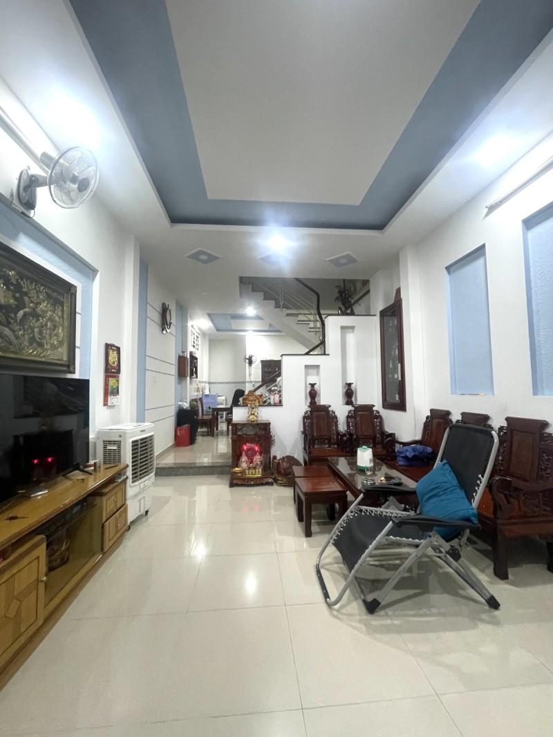 Bán nhà đường số 4, Hiệp Bình Phước, Thủ Đức, TP HCM. DT 75, 3 tầng. Giá - 7.15 tỷ.