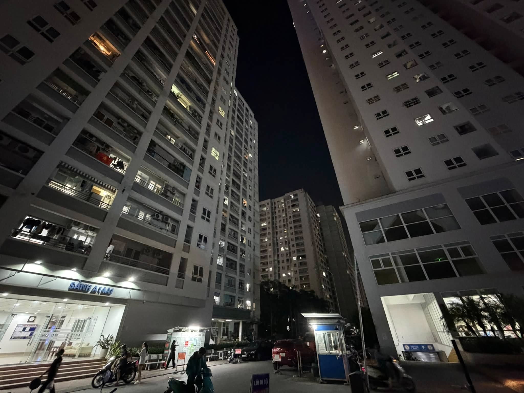 BÁN CĂN CHUNG CƯ TÒA A14 NAM TRUNG YÊN . 75M2 - 3PN - 2VC.