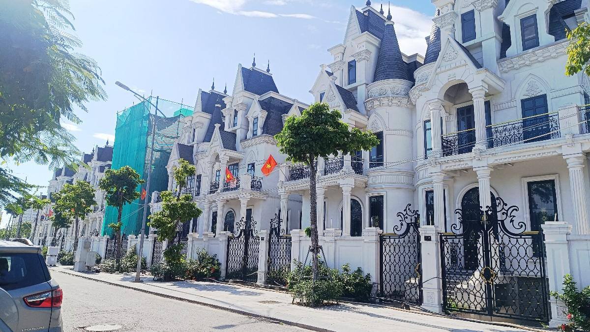 BÁN BIỆT THỰ CAO CẤP ĐƯỜNG NGUYỄN ĐÌNH TỨ. 180M2 - 4 TẦNG. MT 9M.