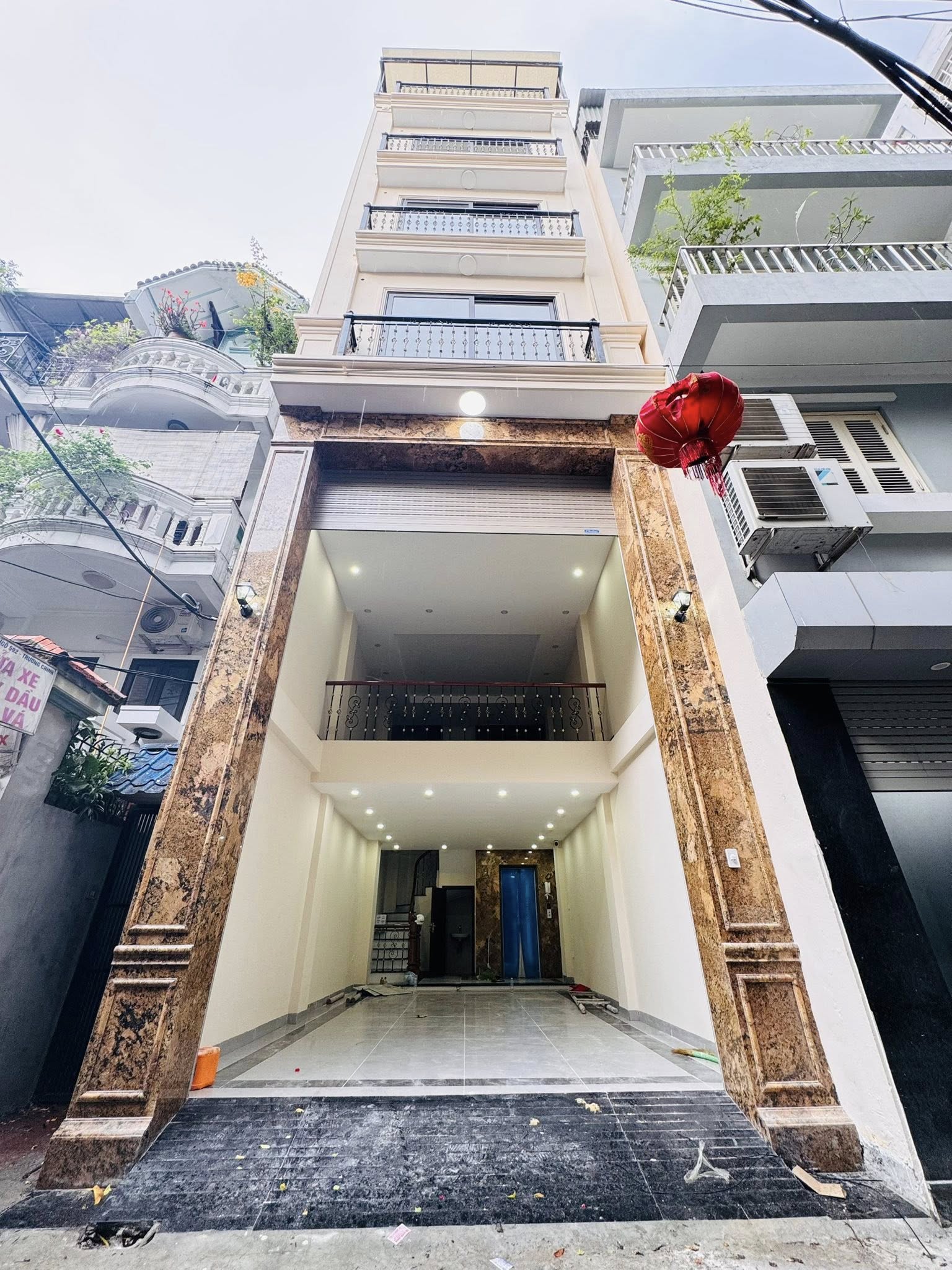 BÁN NHÀ ĐƯỜNG TRƯỜNG CHINH. 50M2 - 7 TẦNG. THANG MÁY.