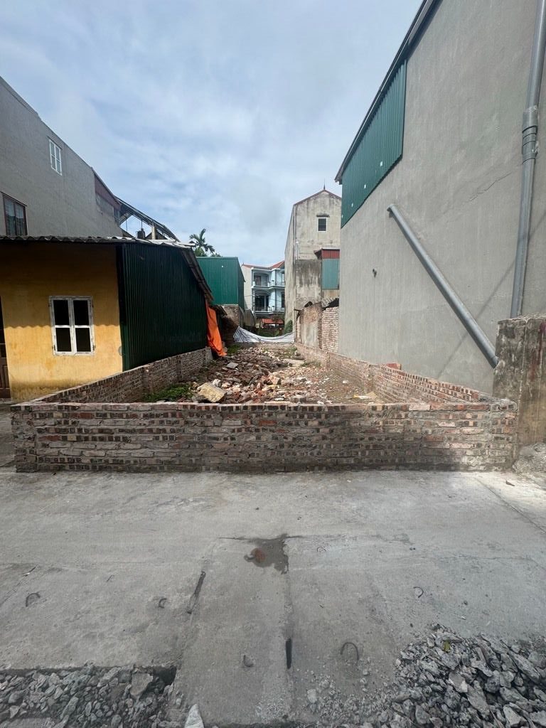 Bán đất Ỷ Lan 90m, nhỉnh 6 tỷ. Ô tô thông, vuông bàn cờ.