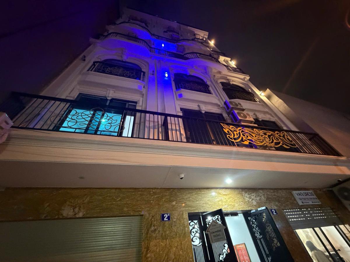 BÁN TÒA NHÀ CHDV ĐƯỜNG THÁI THỊNH. 248M2 - 8 TẦNG. THANG MÁY. 68 PHÒNG.