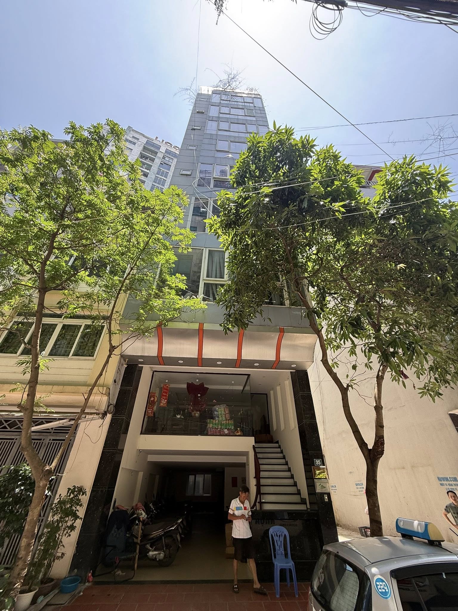 BÁN NHÀ PHÂN LÔ ĐƯỜNG NGUYỄN HỮU THỌ. LINH ĐÀM. 100M2 - 11 TẦNG. GARA Ô TÔ.