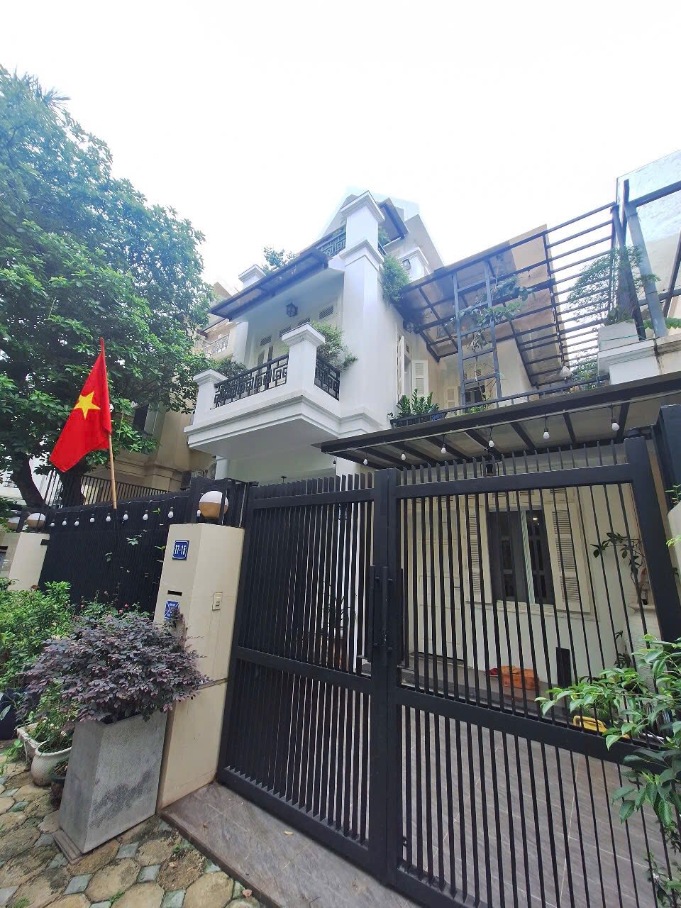 BÁN BIỆT THỰ KĐT CIPUTRA. TÂY HỒ. 180M2 - 4 TẦNG.