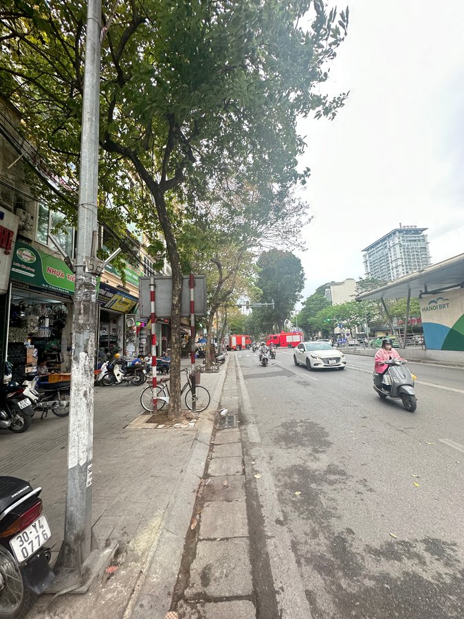 30 TỶ – MẶT PHỐ GIẢNG VÕ – 50M² – VỈA HÈ RỘNG – KINH DOANH ỔN ĐỊNH