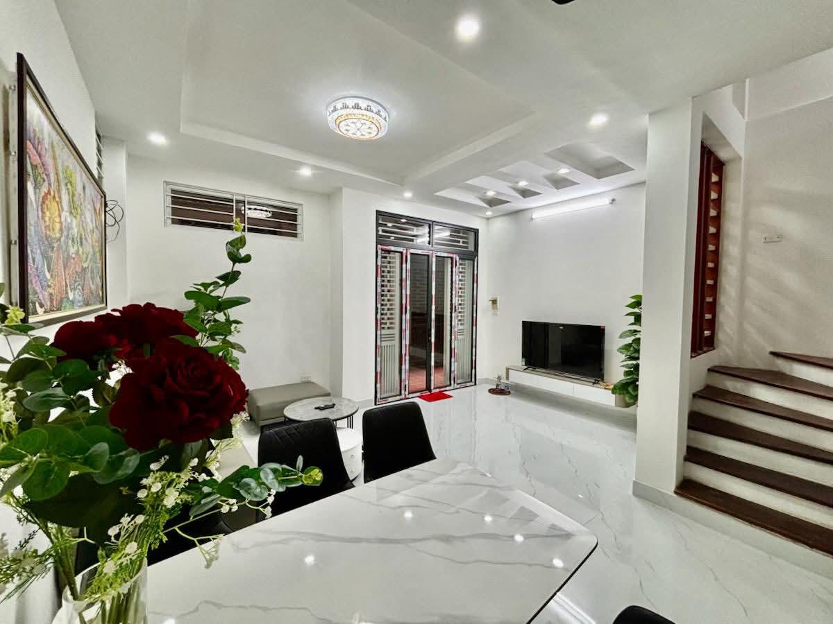 NHÀ ĐẸP VÕ CHÍ CÔNG LÔ GÓC 2 THOÁNG ÔTÔ GẦN, 33M² x 5T, GIÁ 8.2 TỶ