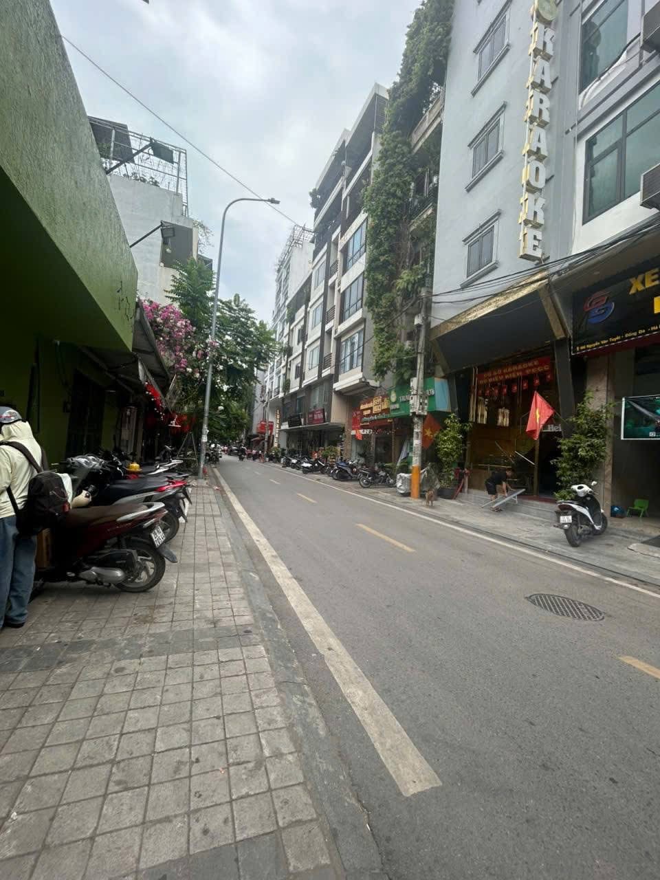 MẶT PHỐ NGUYỄN VĂN TUYẾT - lô góc - Dt 45m x 5 tầng - giá 25.8 tỷ.