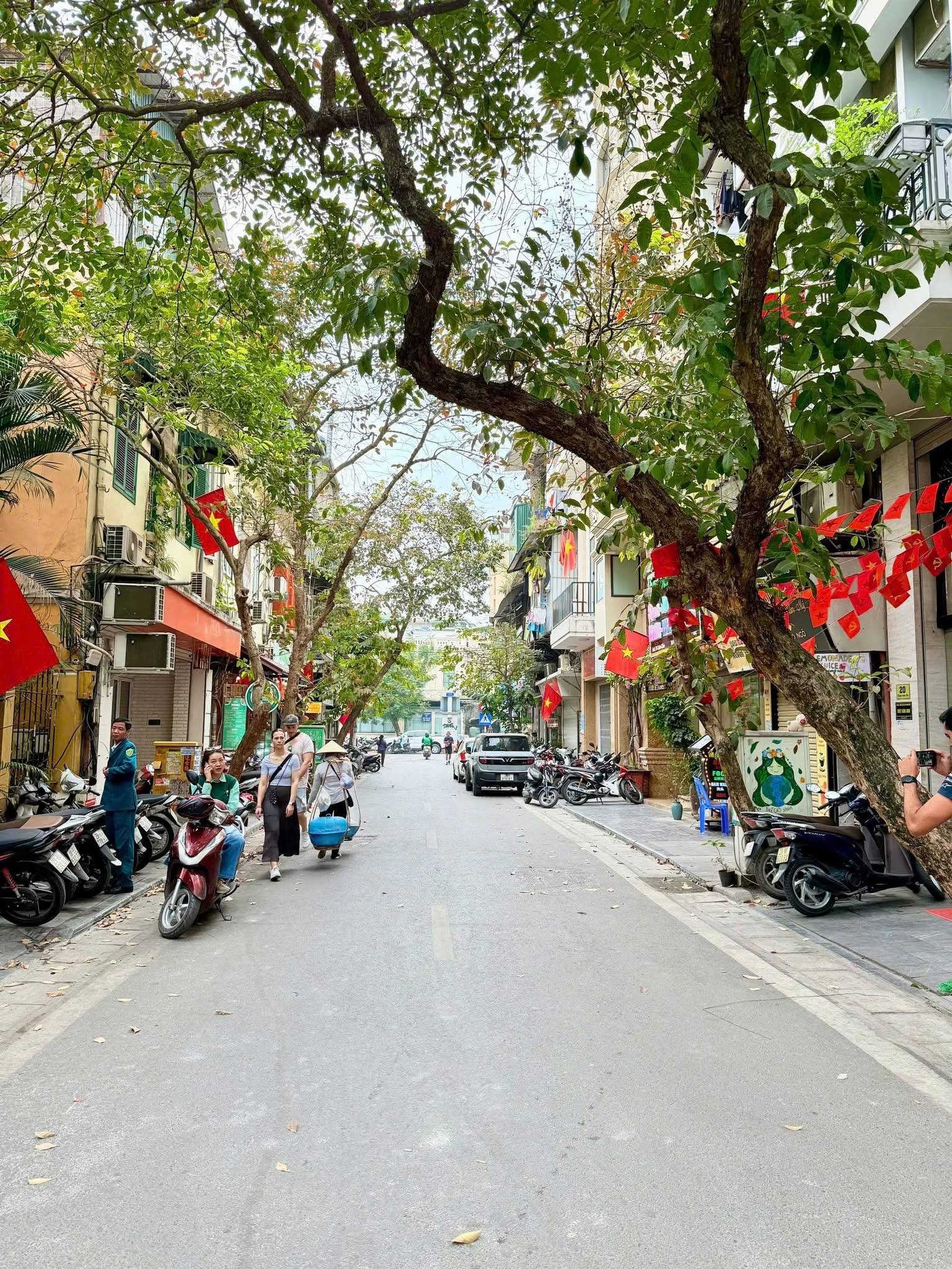BÁN NHÀ LÝ QUỐC SƯ CHÂN CẦM HOÀN KIẾM - 45M 4T MT 8M - 3 BƯỚC RA PHỐ KINH DOANH HOMESTAY GẦN NHÀ THỜ LỚN