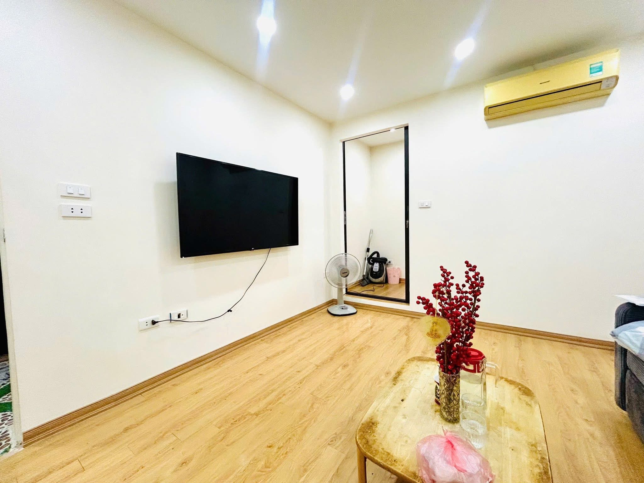 BÁN CĂN HỘ TẬP THỂ THỌ LÃO LÒ ĐÚC HAI BÀ TRƯNG - 50M 2PN - HƠN 3 TỶ SỔ ĐỎ TO GIÁP HOÀN KIẾM