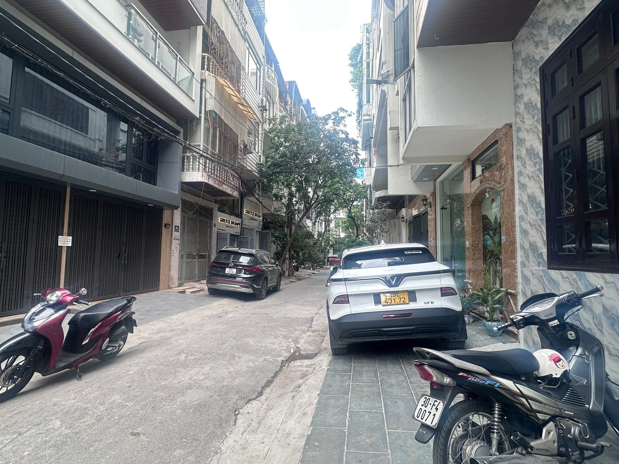 BÁN NHÀ PHÂN LÔ NGUYÊN HỒNG ĐỐNG ĐA - 45M 5T MT 5M - VỈA HÈ OTO TRÁNH NGÕ THÔNG KINH DOANH
