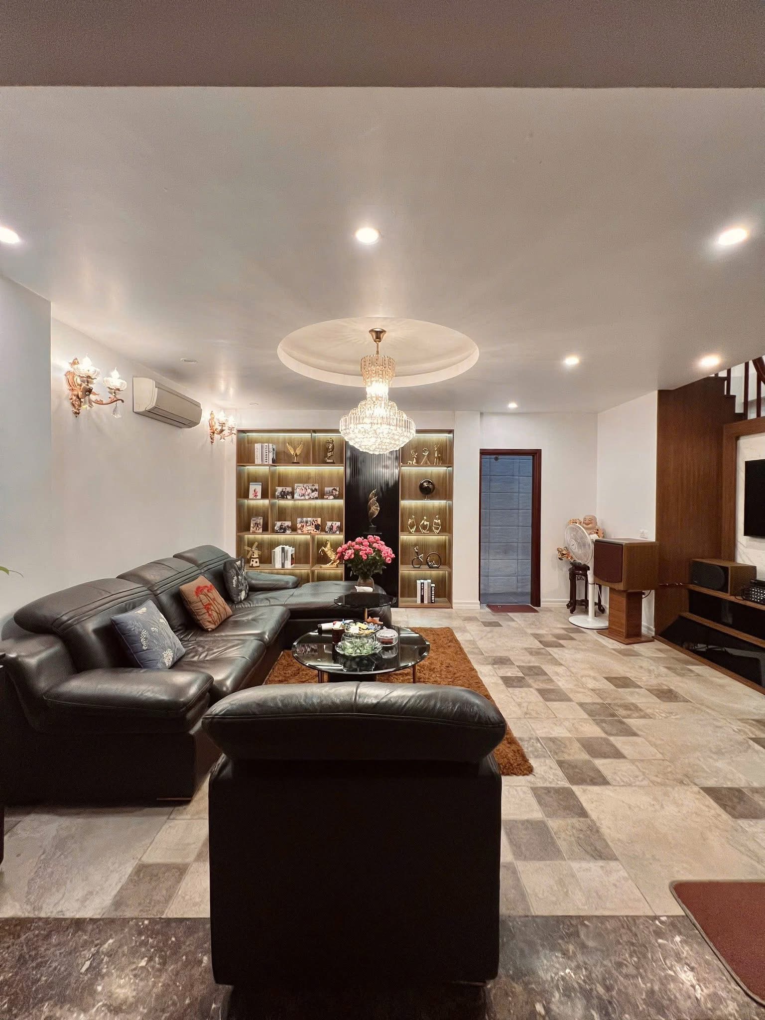 BÁN NHÀ NGÕ 46 PHẠM NGỌC THẠCH ĐỐNG ĐA - 46M 6T MT 6.6M - GẦN VINCOM SĐCC 10M RA OTO TRÁNH NHÀ DÂN XÂY FULL NỘI THẤT XỊN XÒ