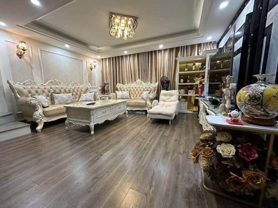 NHÀ PHÂN LÔ HOÀNG NGÂN- NGÕ THÔNG- Ô TÔ TRÁNH- Ở SƯỚNG- 2 THOÁNG- 68M- 5 TẦNG.