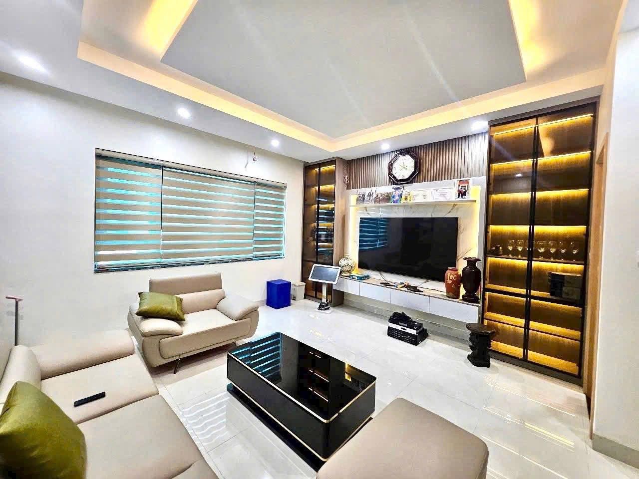 NHÀ PHỐ TRUNG KÍNH- 78M- MT 5M- CHỈ 23 TỶ- Ở SƯỚNG- NGÕ THÔNG- VF3 ĐỖ CỬA.