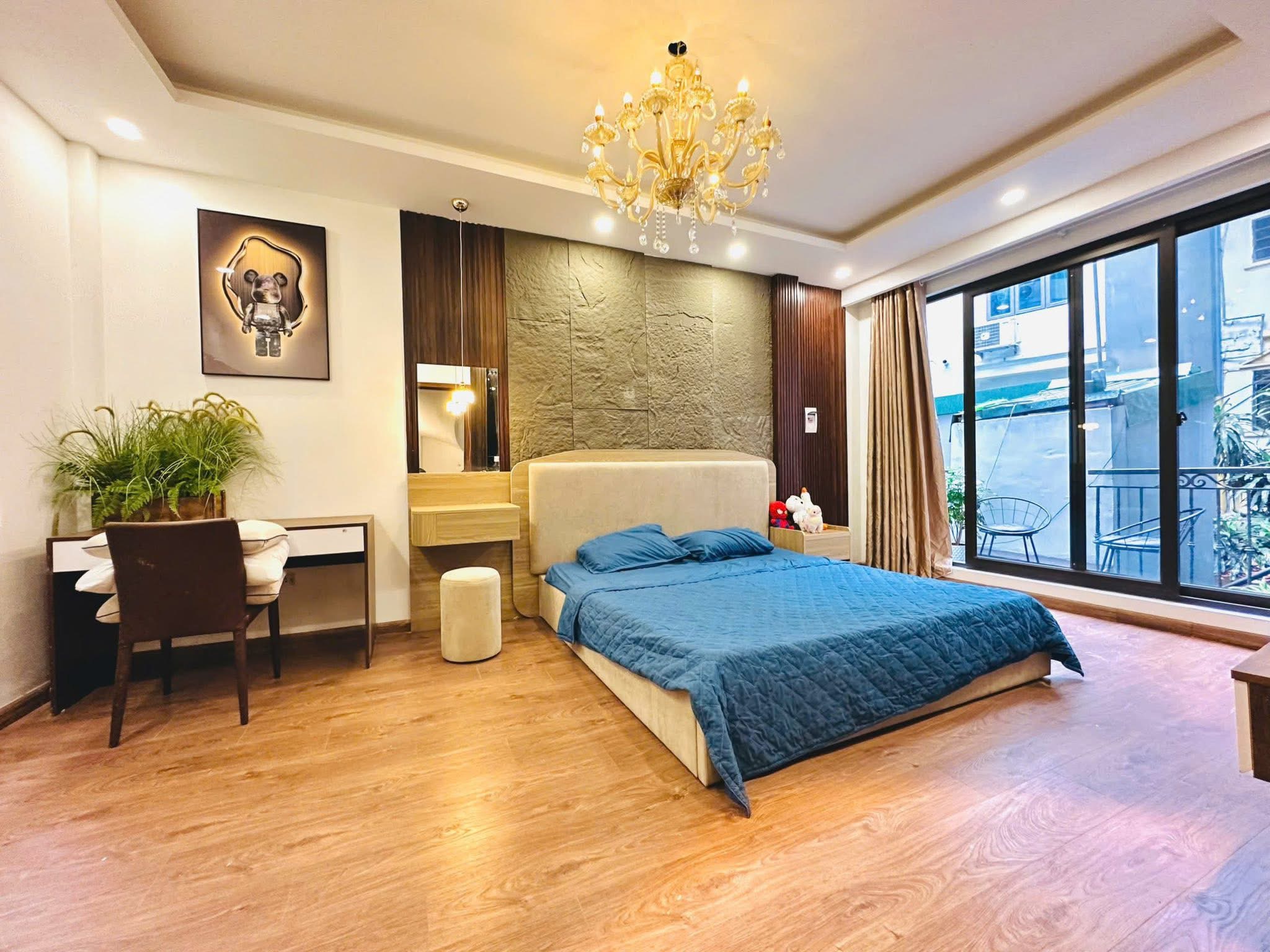 TẦM TIỀN 13 TỶ KHÔNG CÓ CĂN NÀO ĐẸP HƠN Ở CẦU GIẤY- 45M x 6 TẦNG- SÁT PHỐ.