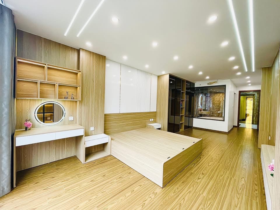 NHÀ 2 THOÁNG- Ô TÔ ĐỖ CỬA- SÁT PHỐ- 65M- MẶT TIỀN 6M- PHỐ TRẦN DUY HƯNG NHỈNH 20 TỶ.