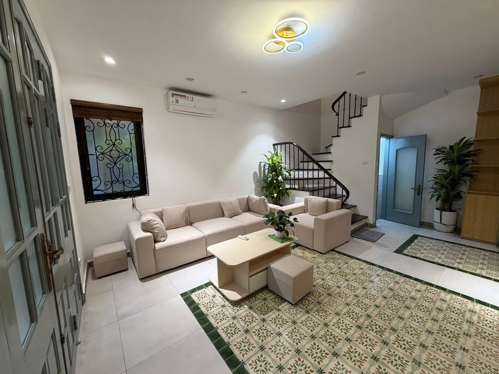 BÁN NHÀ NGUYỄN TRƯỜNG TỘ BA ĐÌNH - 38M 5T MT 5M - LÔ GÓC 10M RA MẶT PHỐ GẦN LĂNG BÁC GIÁP HOÀN KIẾM