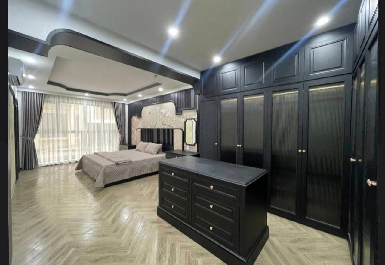 NHÀ ĐẸP- 7 NGỦ THOÁNG SÁNG- PHÂN LÔ YÊN TĨNH- NGÕ Ô TÔ PHỐ MẠC THÁI TỔ CHỈ 21 TỶ.