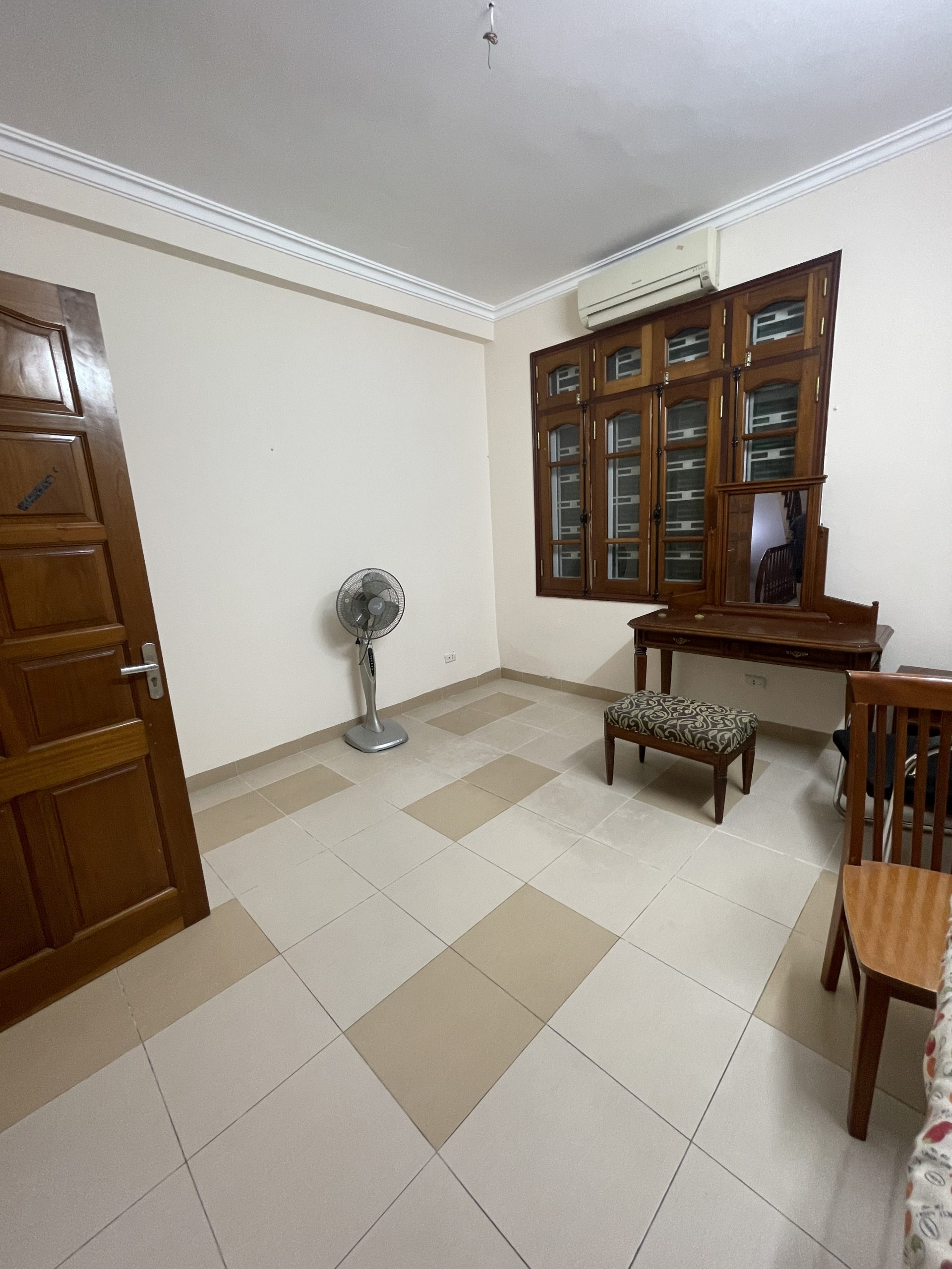 Bán nhà ở Dương Quảng Hàm, Cầu Giấy, 55m2, phân lô, ngõ ô tô, ở hoặc kinh doanh, 19.8 tỷ
