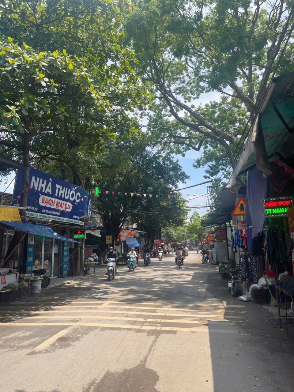 SIÊU PHẨM DƯƠNG NỘI – Ô TÔ ĐỖ CỬA – GIÁ CHỈ NHỈNH 8 TỶ