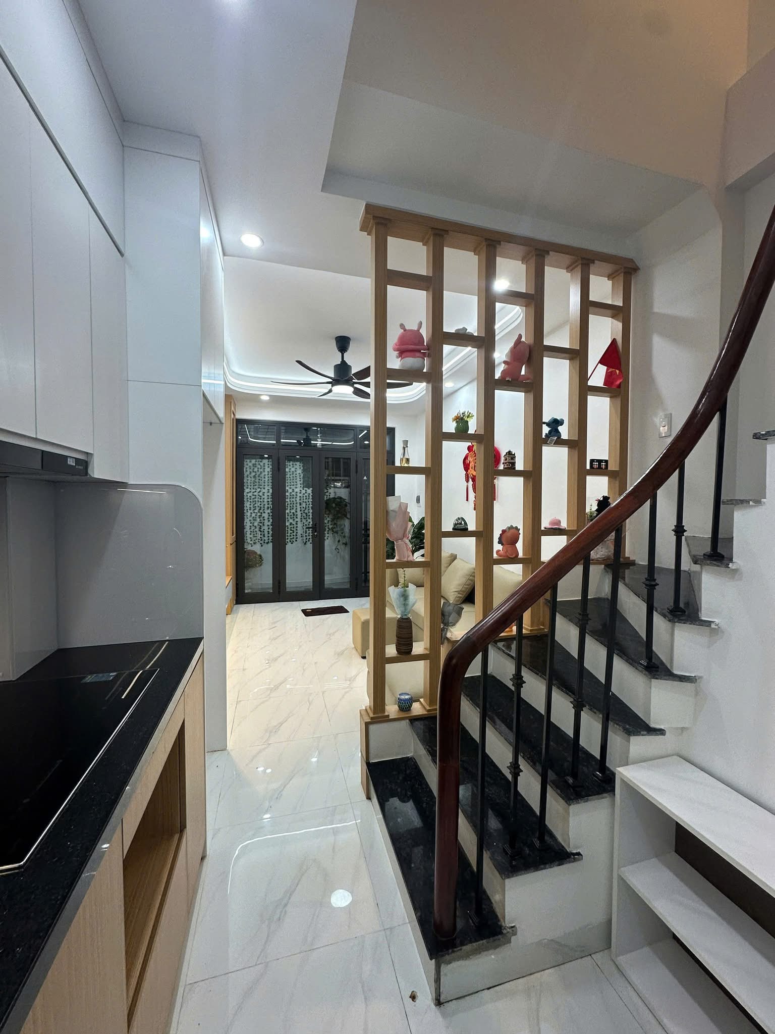 Cho thuê Nguyên căn 38m2 x4 tầng, gần SVĐ Quốc gia, Đh Ngoại Thương, bệnh viện 198,.. Tiện ích bạt ngàn.