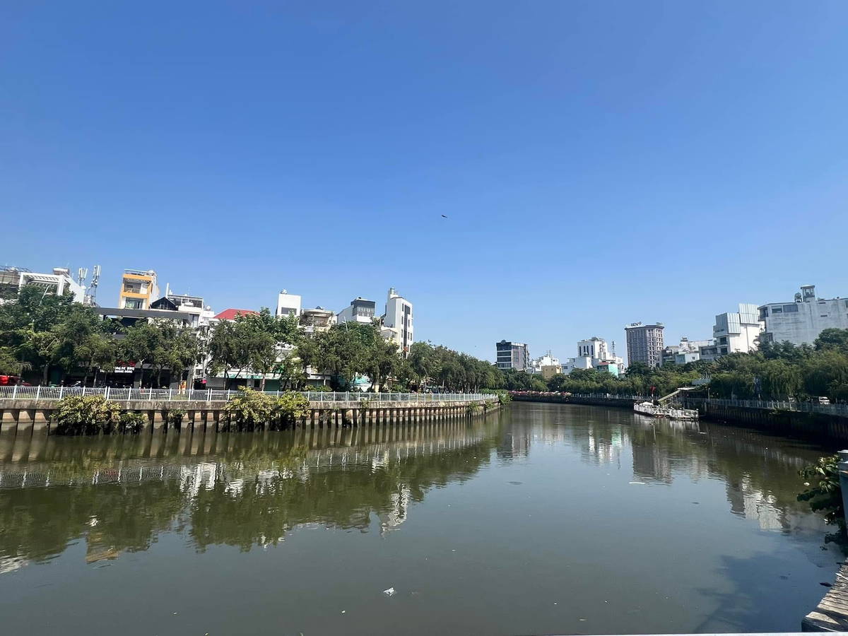 Nhà trung tâm Lê Văn Sỹ Q.3, hẻm 5m thoáng, nhiều phòng, gần sân bay, sổ riêng.