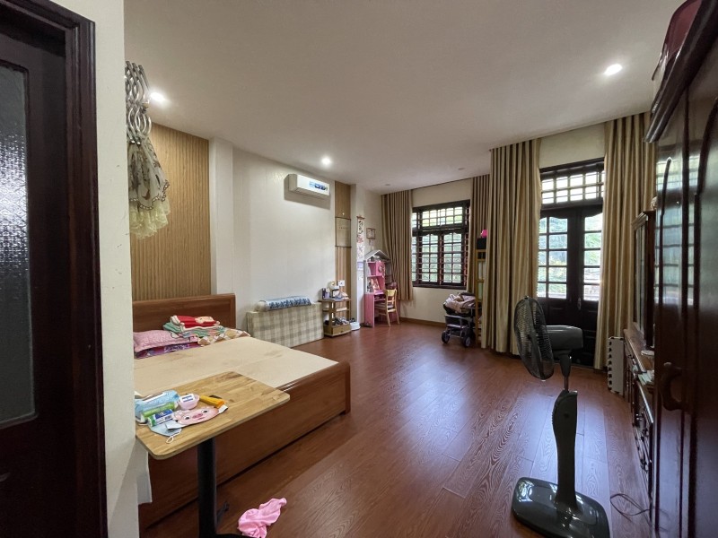 ► Mặt Tiền Lý Tự Trọng, gần Đống Đa, 98m2, ngang 5.1m, 3 tầng cứng, 15.x tỷ