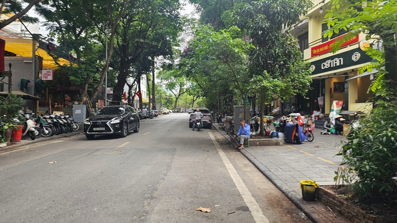 Bán nhà phố Phùng Hưng 103m², mặt tiền 6,2m, sổ đỏ chính chủ, giá 168 tỷ đồng