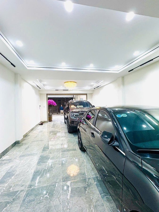 Phân lô Hoàng Cầu – 55m² – gara – ô tô tránh – ngõ thông