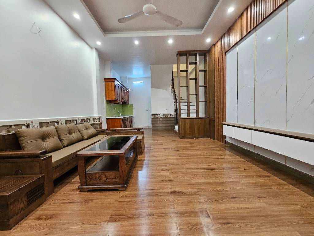 Bán Nhà Thạch Bàn, Long Biên 33m2, 5T giá 7,48 tỷ (Ô tô đỗ gần, ngõ thuận tiện)