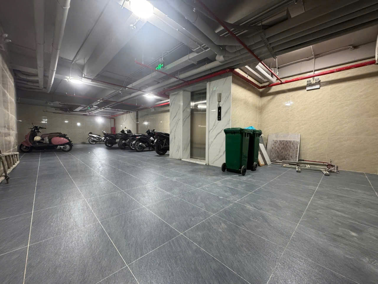 TÒA CCMN HOA BẰNG, 160M2, 9 TẦNG THANG MÁY, 24 PHÒNG FULL ĐỒ, DOANH THU 250TR.