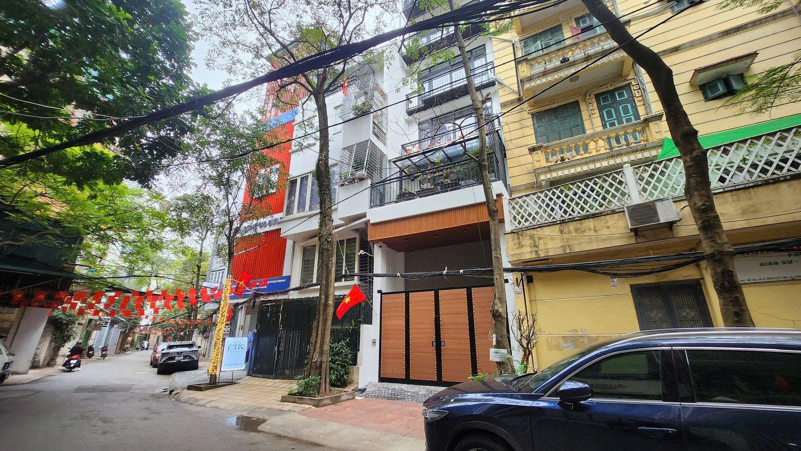 Phố Đê La Thành 58m2, 5 tầng, 2 mặt tiền ô tô thoải mái giá 25 tỷ gần Hồ Hoàng Cầu