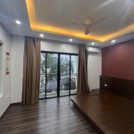  230m2 - 4