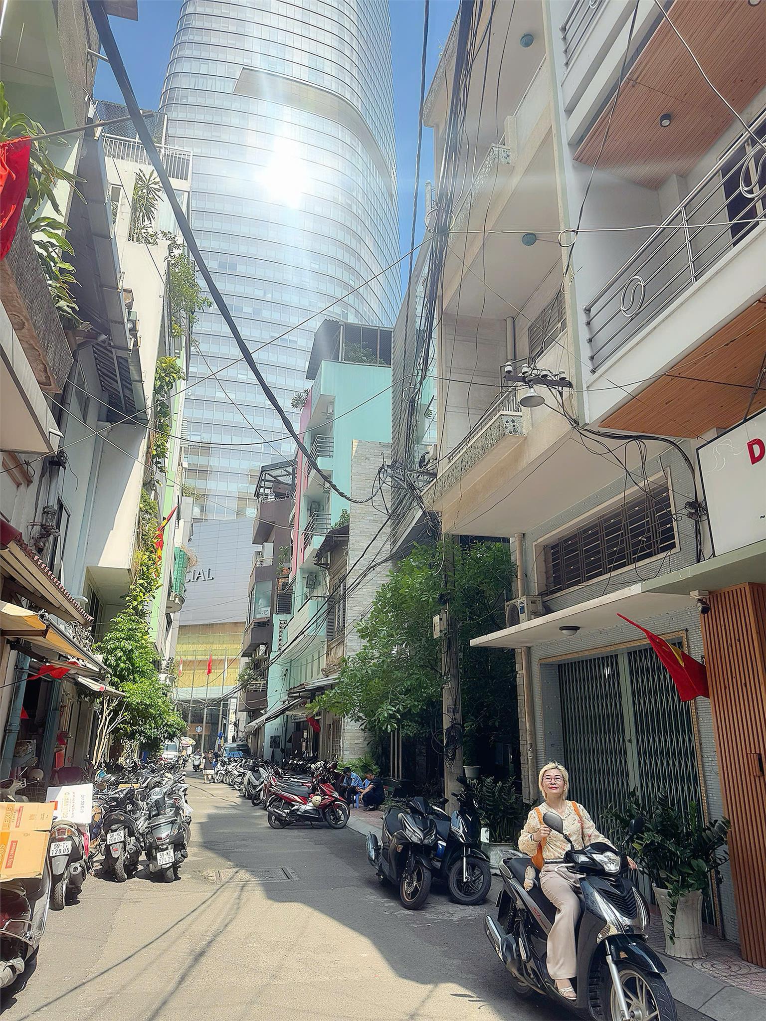 HIẾM BÁN NHÀ MẶT TIỀN 3 ĐƯỜNG KIM CƯƠNG HÀM NGHI & HẢI TRIỀU & NGUYỄN HUỆ - VIEW TÒA NHÀ BITEXCO QUẬN 1 SIÊU ĐẸP -