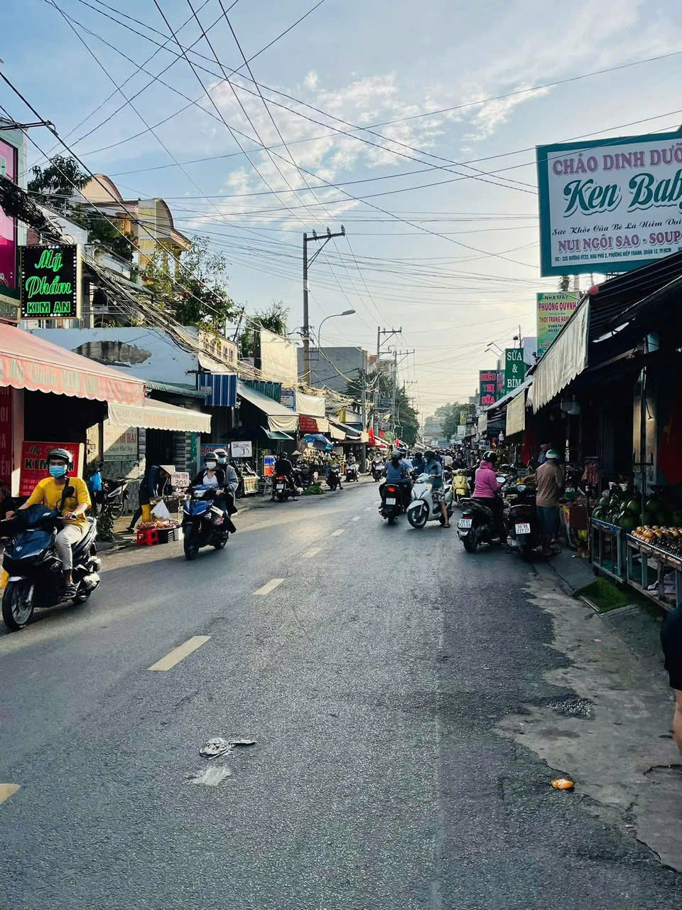 NHÀ 2SHR – MẶT TIỀN CHỢ NGUYỄN THỊ TRÀNG, HIỆP THÀNH, Q.12 – THUÊ 40TR/THÁNG