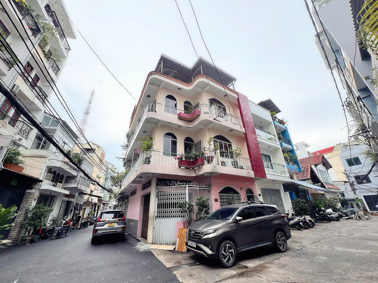 BÁN NHÀ 2 TẦNG THIẾT KẾ BIỆT THỰ MÁI NGÓI - ĐƯỜNG NGUYỄN CẢNH CHÂN, QUẬN 1 - NGANG ĐẸP 6.3M*14M - CHÍNH CHỦ * LH GIANG