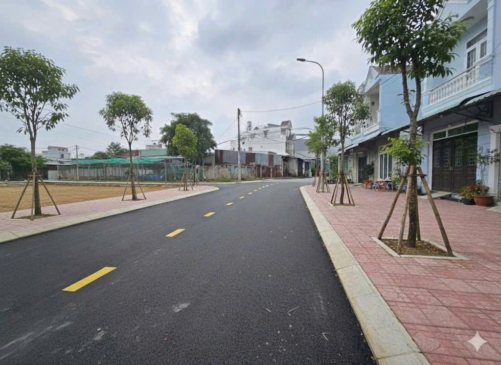 Chủ ngộp n/hàng bán tháo, 4 nền đất sổ hồng sẵn công chứng tại MT đông Thạnh, HM