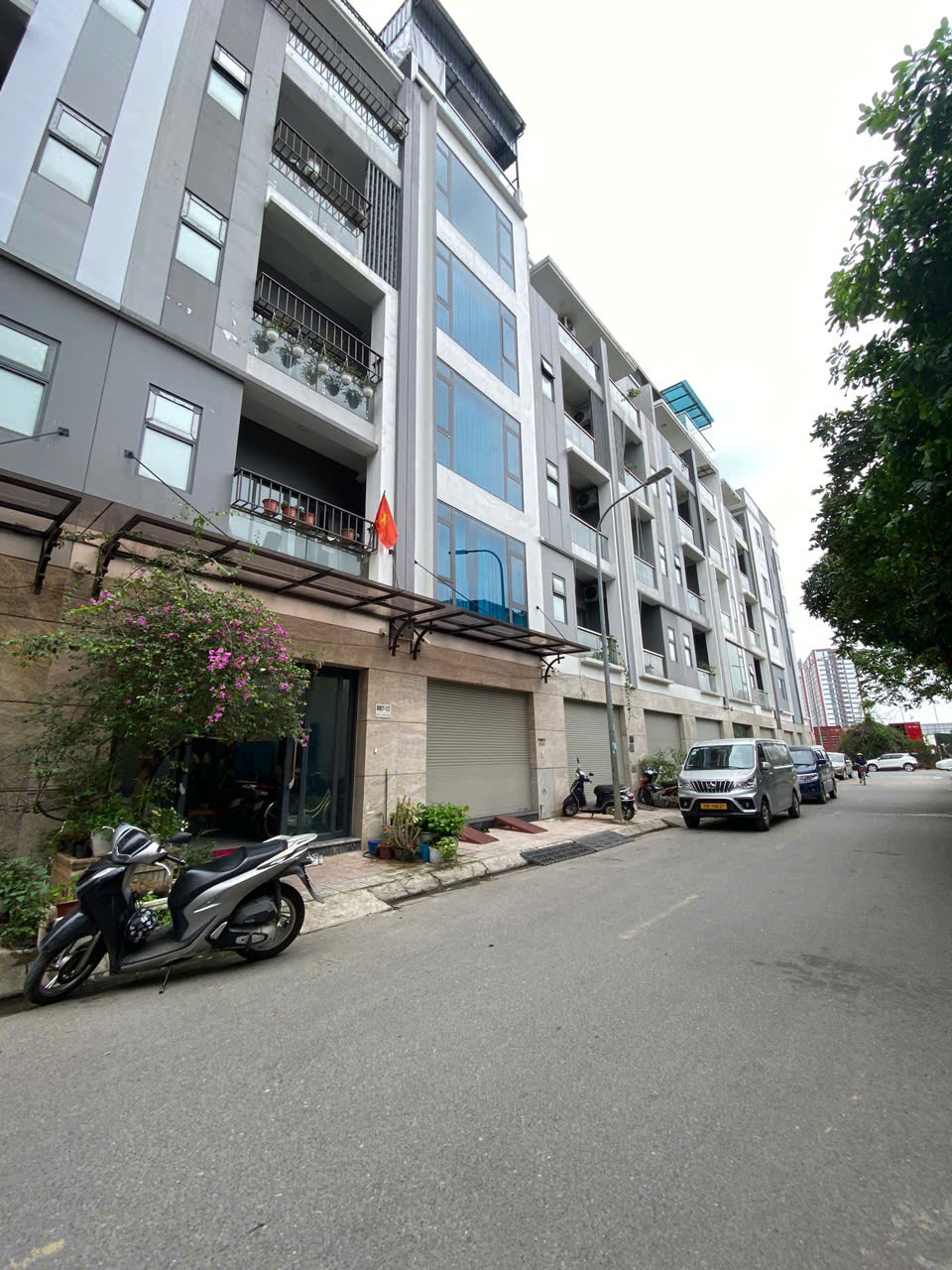 BÁN NHÀ HIM LAM THƯỢNG THANH – THANG MÁY – KĐT CAO CẤP LONG BIÊN