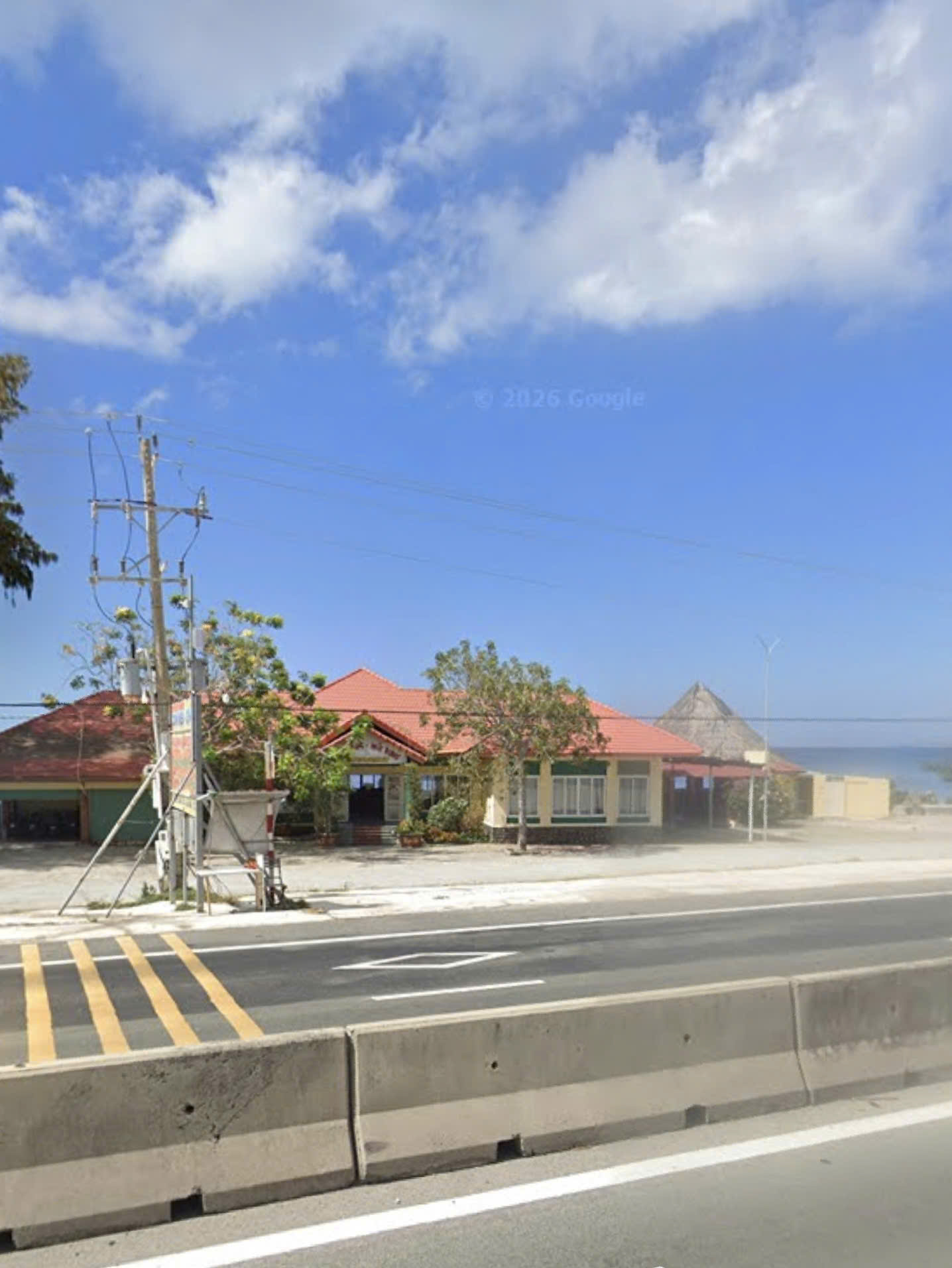 Cần bán cây xăng dầu, trạm đừng nghỉ có mặt đường 1A view biển Ninh Thuận