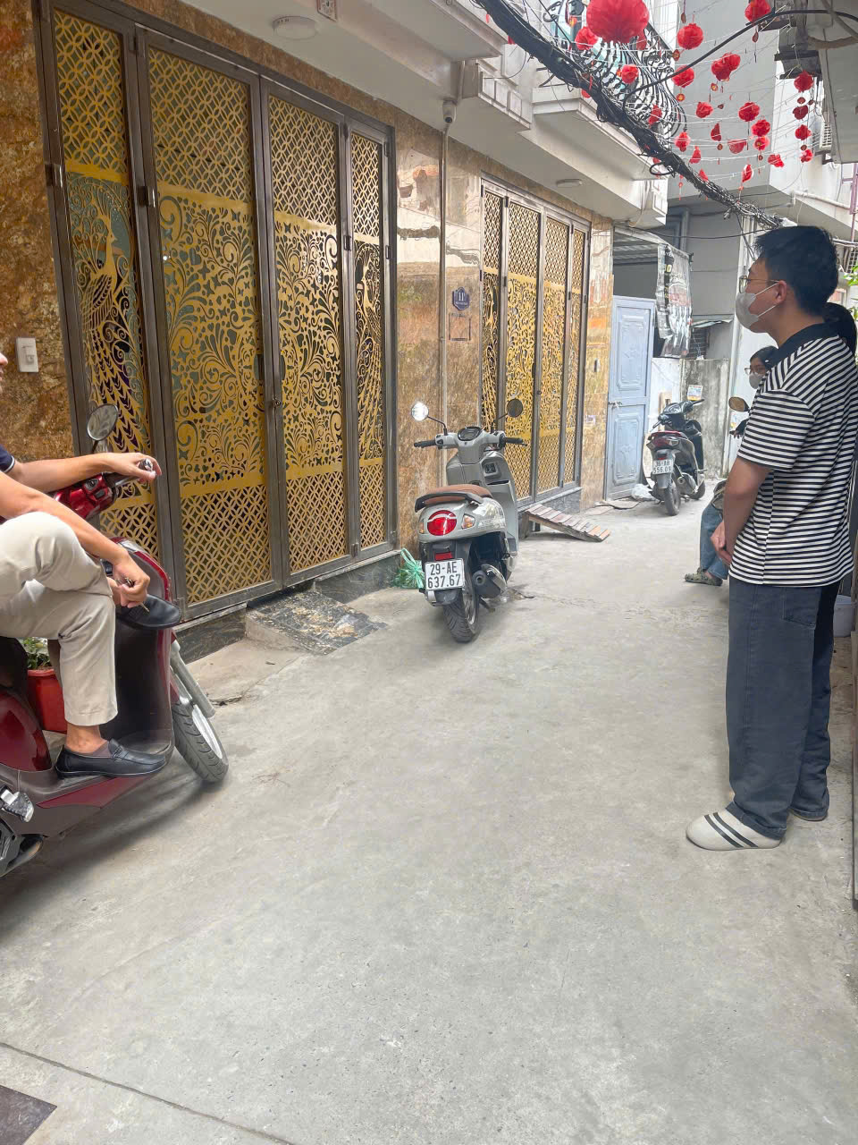 Chủ Nhà Chuyển Liền Kề Cần Bán Gấp Căn Nhà Ở Vạn Phúc,Ô Tô Đỗ Gần.Gía 7.98Tỷ Có TL